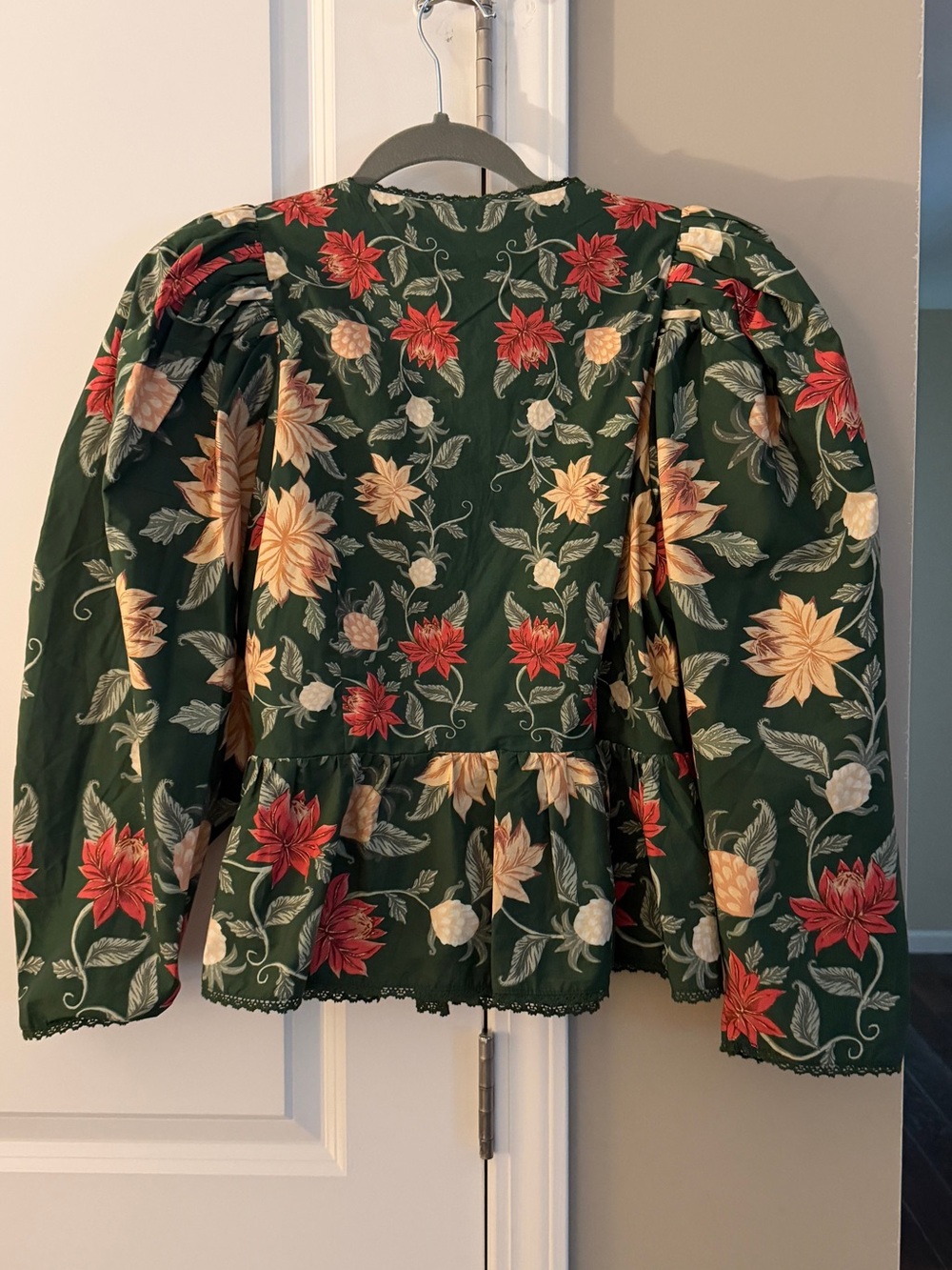 BNWT FARM Rio Dark Green Floral V-Neck Blouse Top cotton size M - Picture 13 of 13